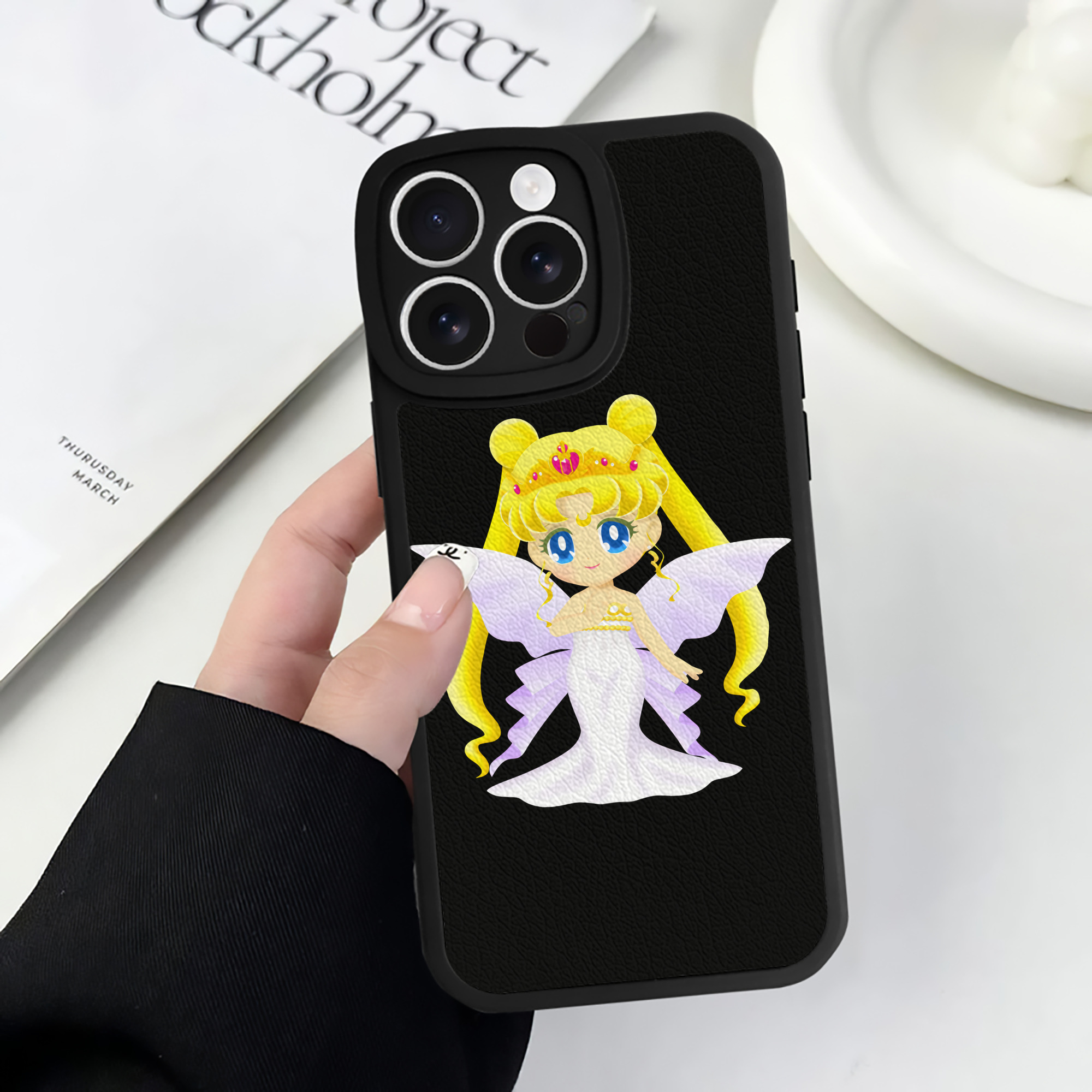 （画像用） 美少女戦士セーラームーン 愛野 美奈子 あいの みなこ Sailor Moon Aino Minako 【iPhone 16シリーズ対応】シリコンスマホケース（レザー調） 材質：シリコン